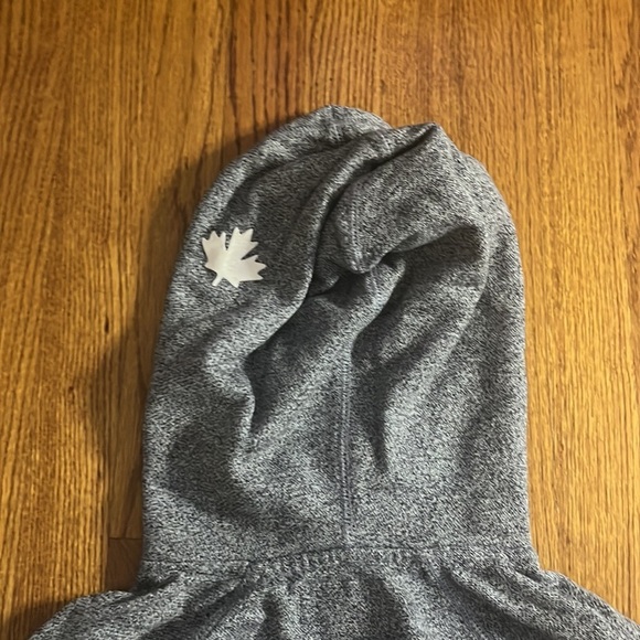 Roots Woman’s Grey Hoodie Size M - Picture 5 of 6
